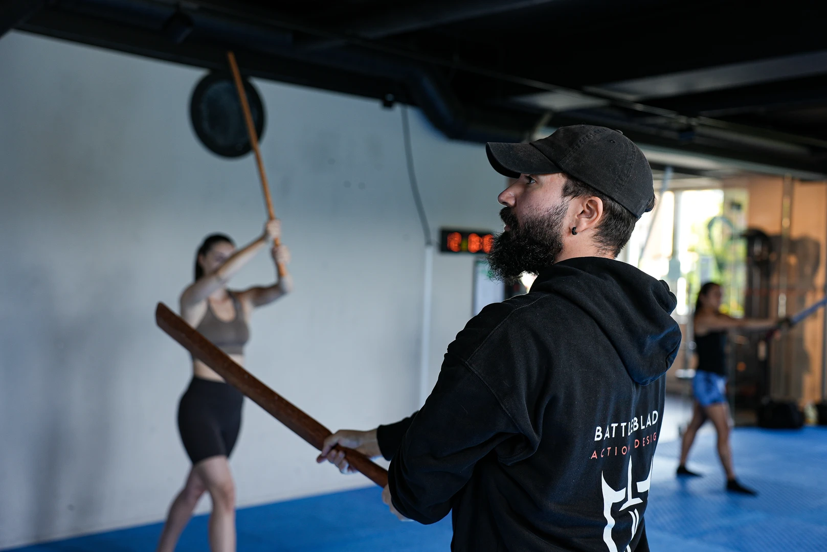 Veiledning av en deltaker på en slagøvelse i en Battleblade-klasse, Oslo