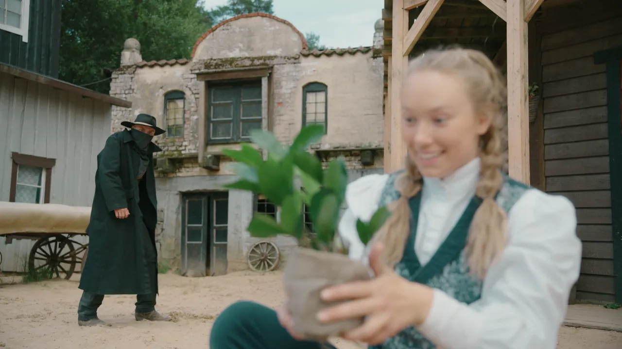 Frame from The Treasure Plant, a commercial for Arlövs Blomsterhandel